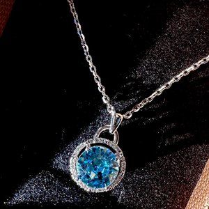 Stunning Silver .925 Necklace with Swarovski Crystal Element